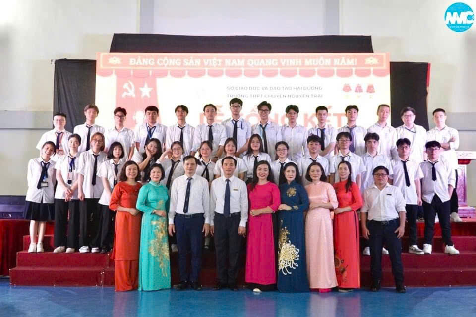 Nhấn để phóng to